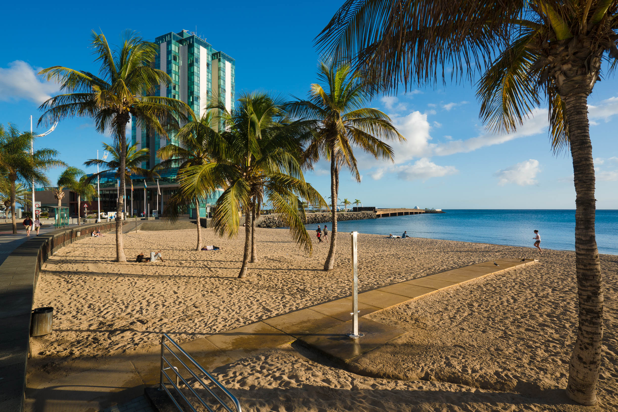Accesibilidad al mar en la Playa El Reducto de Arrecife.
