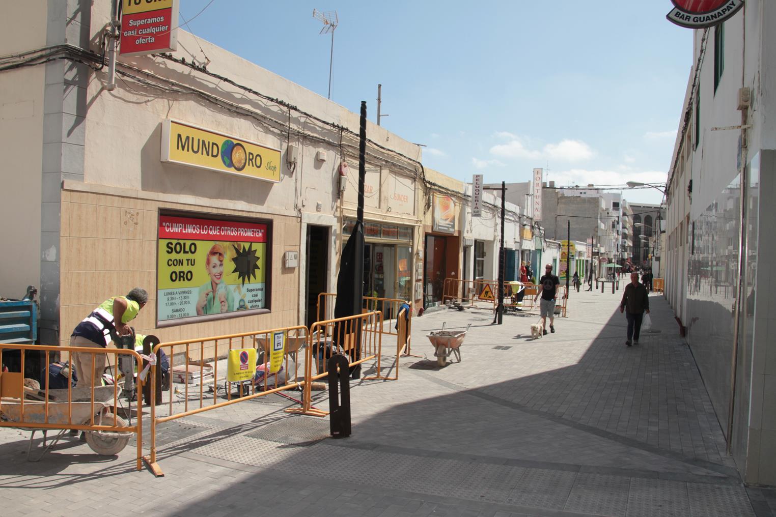 Obras de peatonalización de la Calle Hermanos Zerolo de Arrecife.