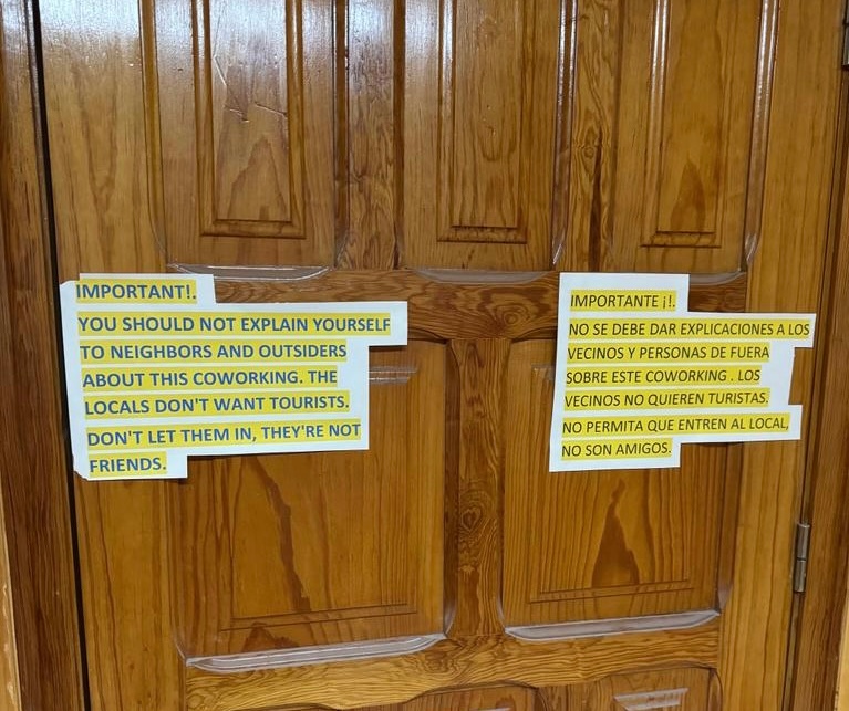 Puerta "coworking".