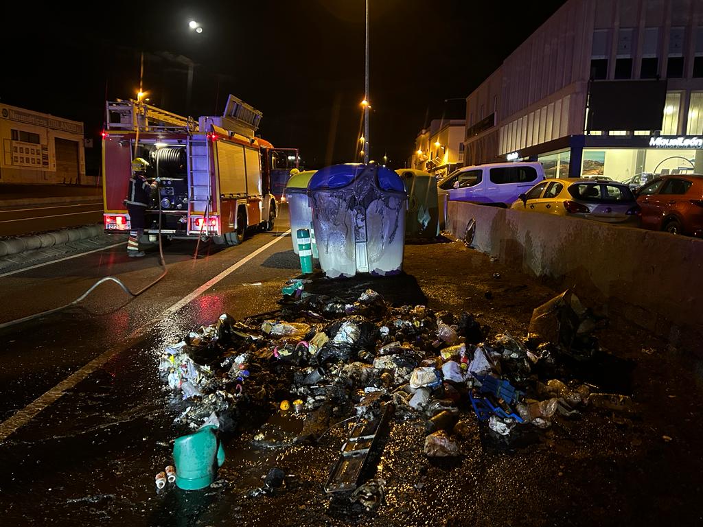 Incendio contenedor en Arrecife.