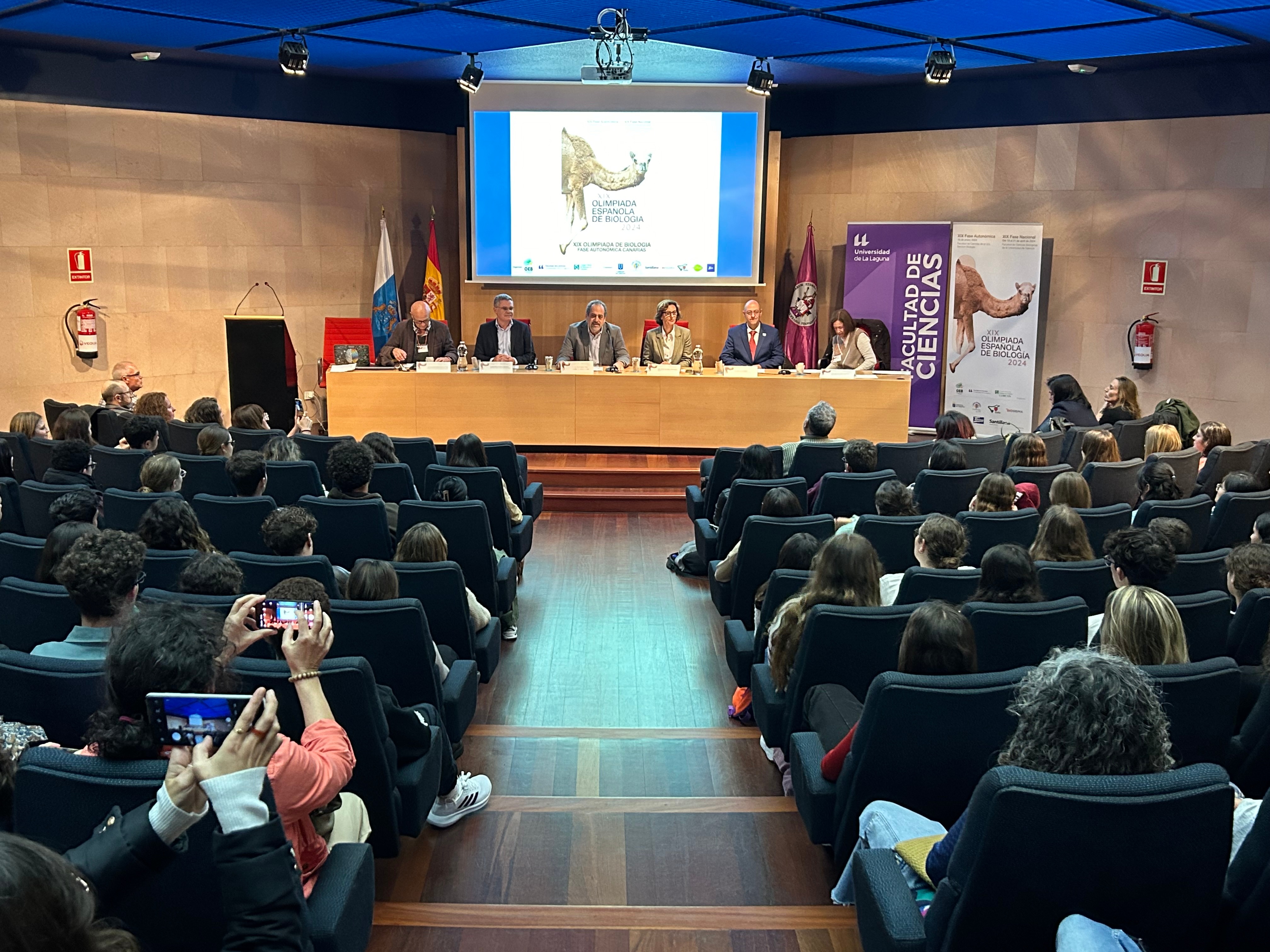 Clausura XIX Olimpiada de Biología en la ULL.