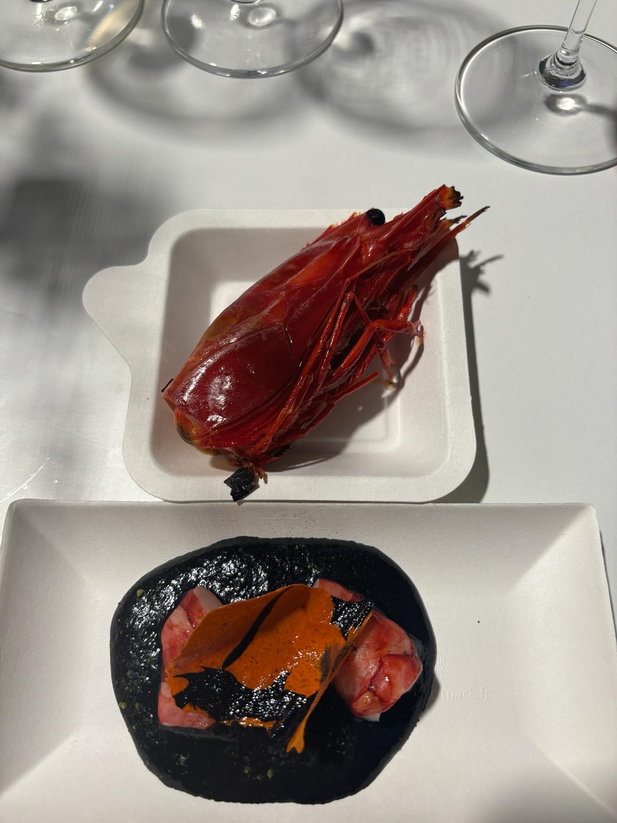Plato de Joao Faraco (Coentro). Carabinero de La Santa en una parmentier a modo de lecho marino.
