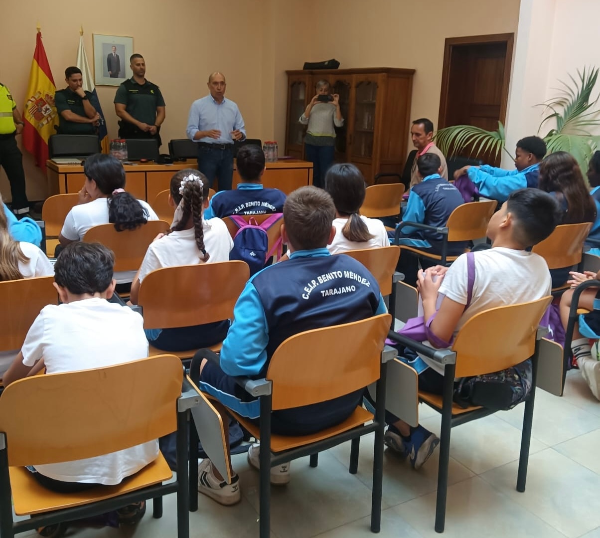 Charla impartida por Agentes de la Guardia Civil.