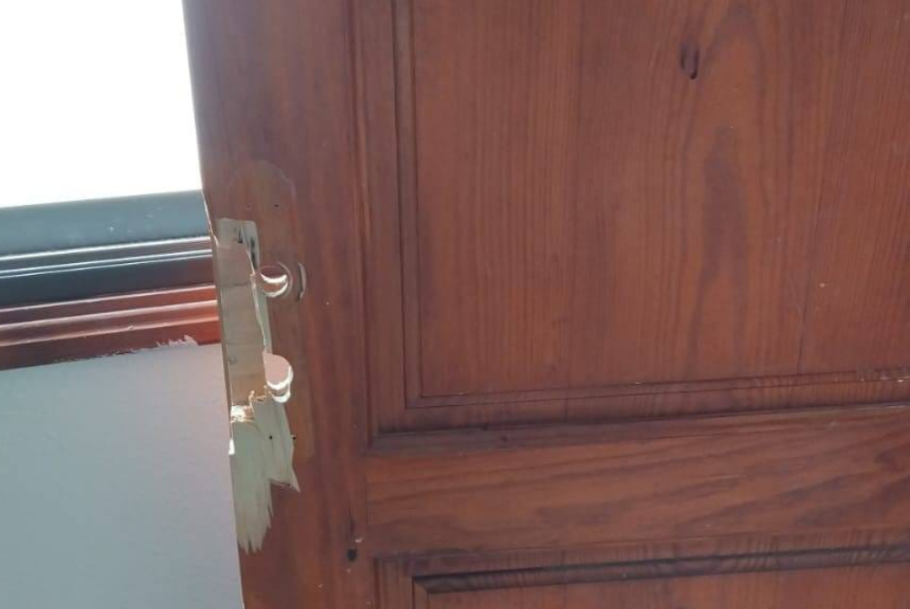 Puerta en la Casa del Mar.