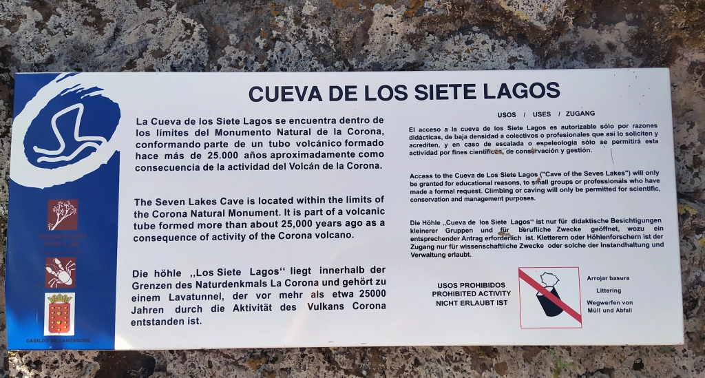 Cartel Cueva de Los Lagos.