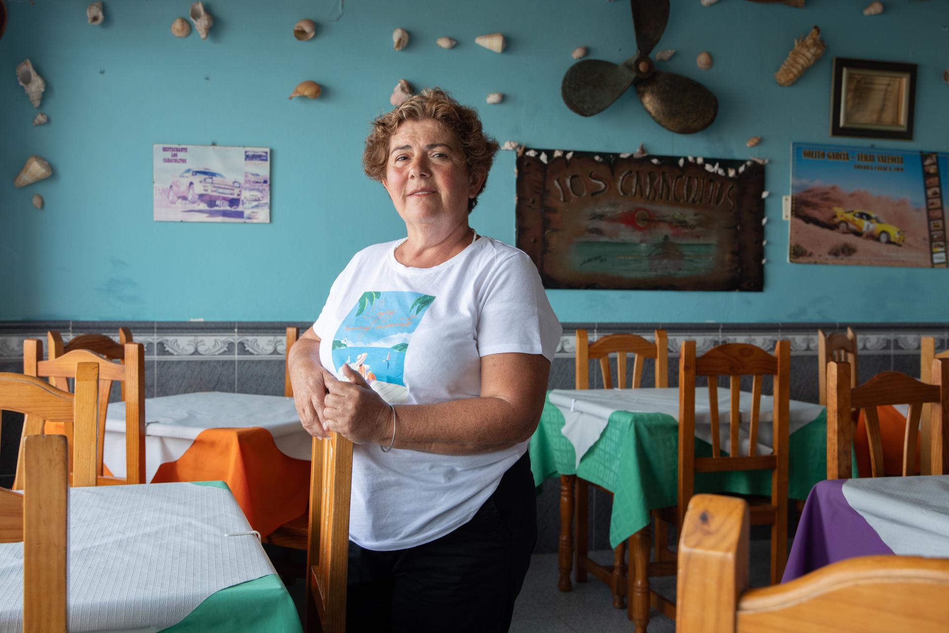 Aurora Hernández, del restaurante Los Caracolitos, atendió a los primeros migrantes de la Ruta Canaria