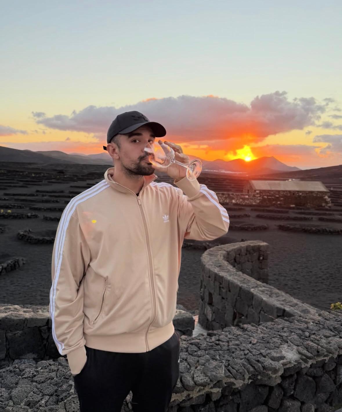 93d0f543-0de0-4db6-82c3-b07f7f52318f