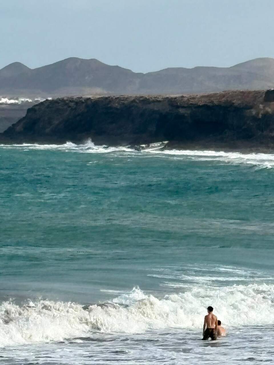 Patera llegada a la costa de Arrieta